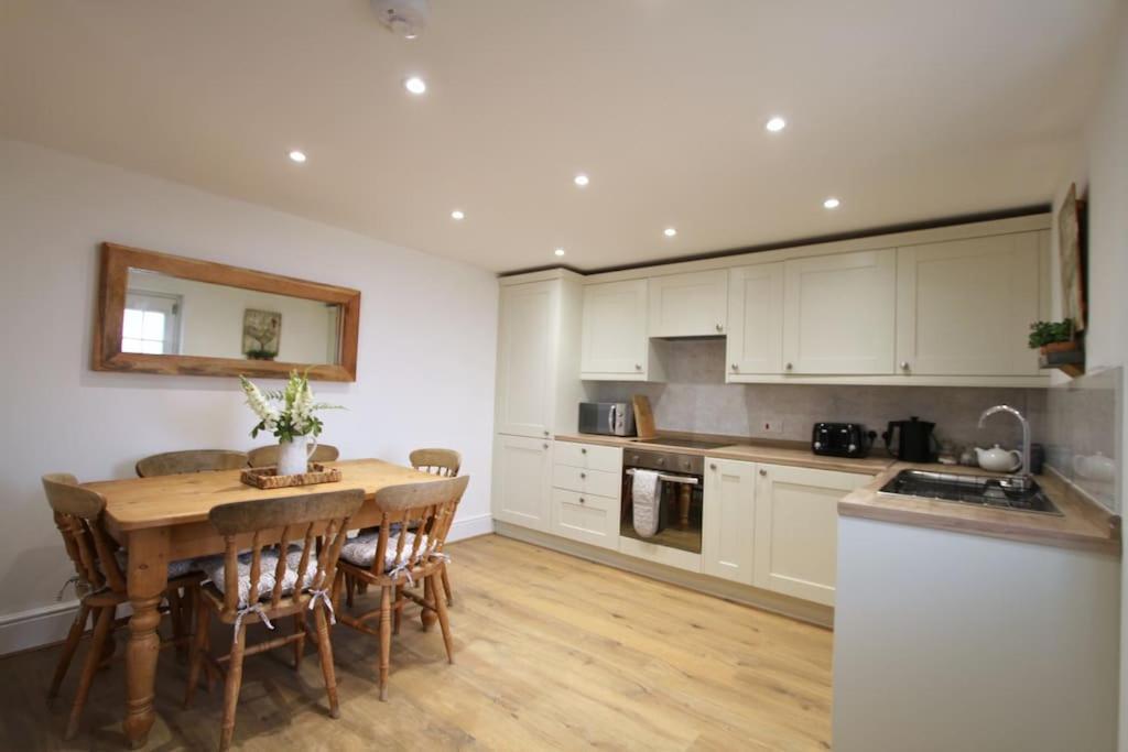Owl Cottage - Cosy Cotswolds Stone Escape, Dog Friendly Wyck Rissington المظهر الخارجي الصورة